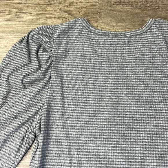 Splendid Women’s Grey Striped Long Sleeve Tee Shirt, size Large - Picture 8 of 8
